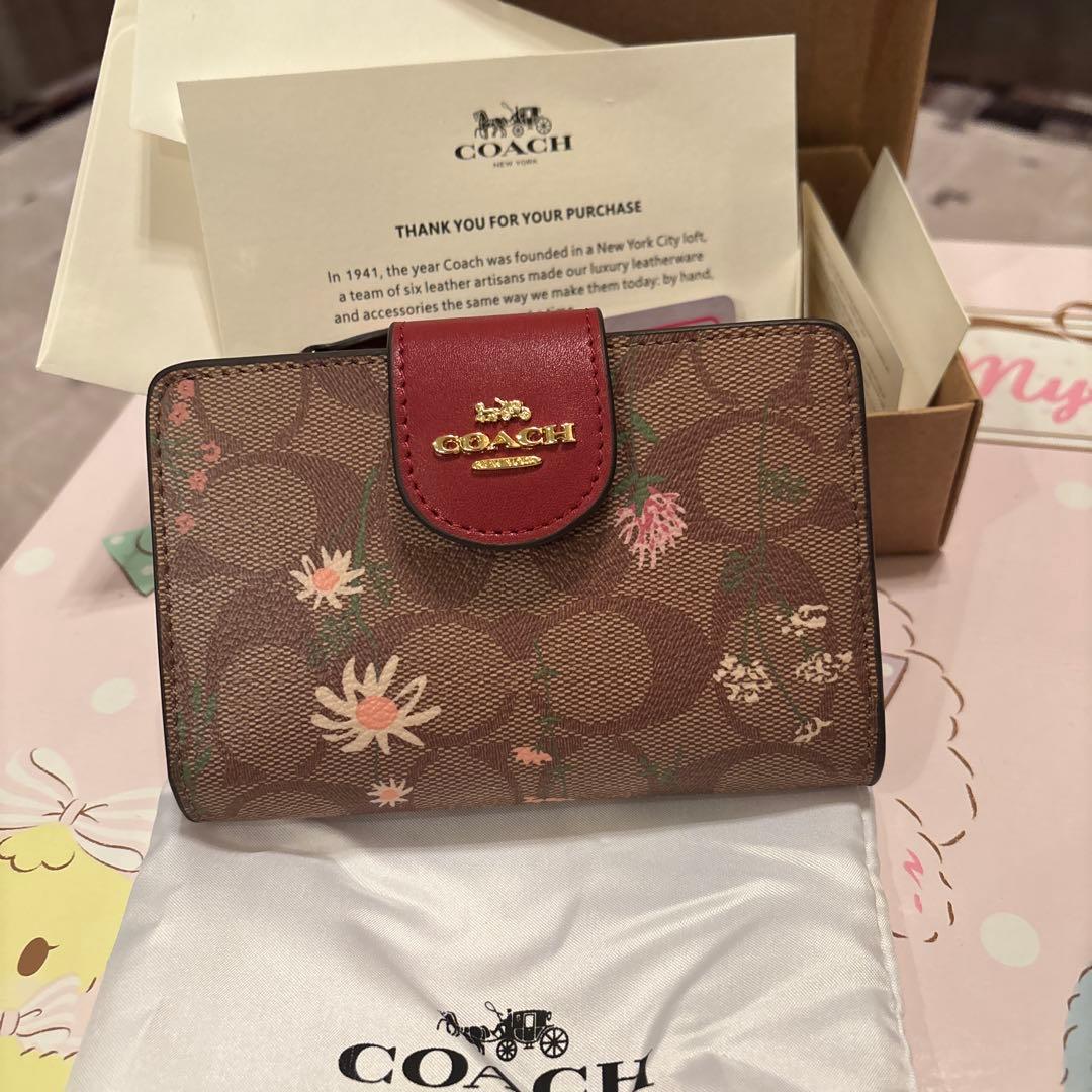 キ*ル様 未使用　COACH 花柄 二つ折り財布
