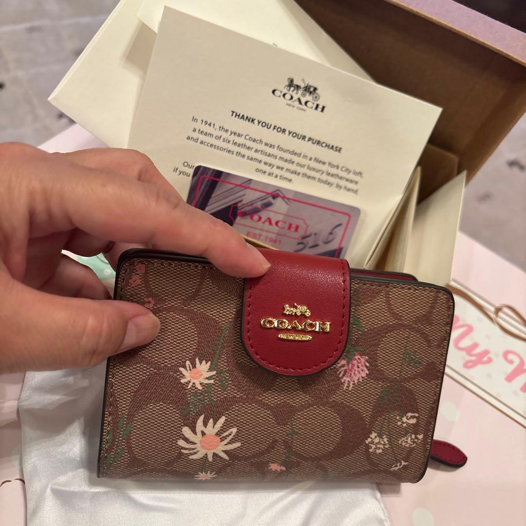 キ*ル様 未使用　COACH 花柄 二つ折り財布