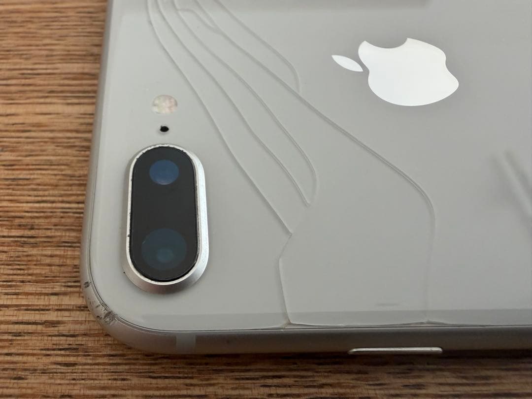 iPhone 8 Plus シルバー 本体 64G 背面ひび割れあり