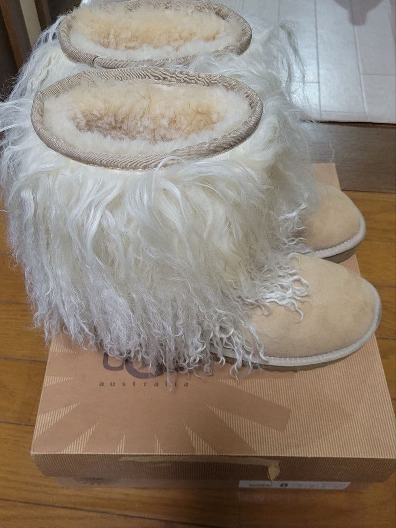 UGGシープスキンカフブーツ
