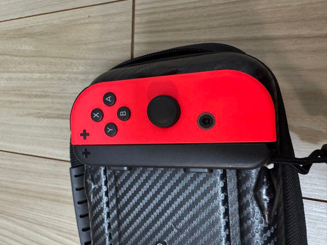 Nintendo Switch 青/黒 &赤Joy-Con 外箱なし他社製ケース