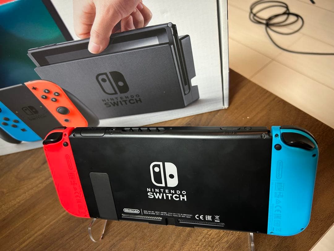 任天堂　Switch 本体+プロコントローラー