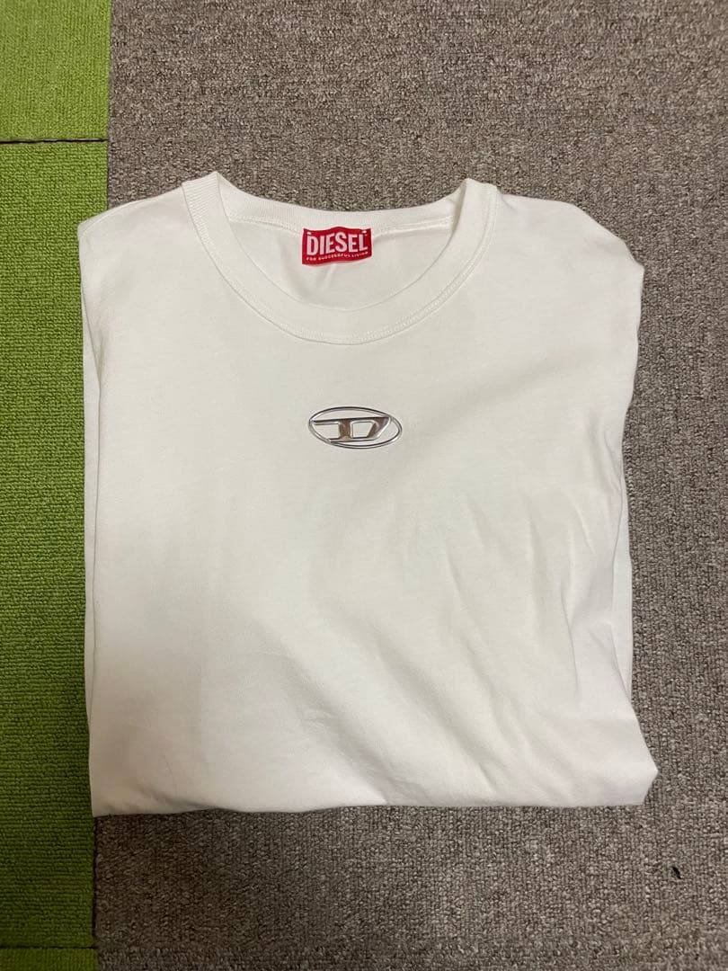 DIESEL ホワイト Tシャツ ロゴ入り
