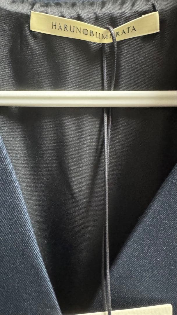 ジャケット・アウター HARU COLLARLESS WOOL TAILORED BLAZER