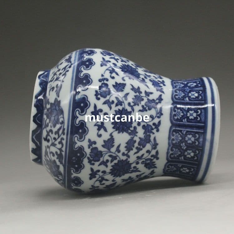 青花釉下彩纏枝蓮将軍壺 景徳鎮 陶磁器 装飾品 現代工芸品 美術品 置物