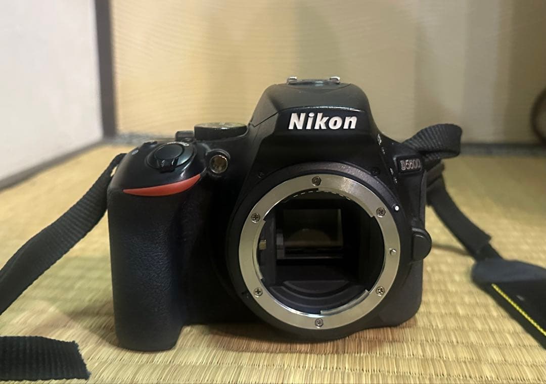 Nikon D5600 デジタル一眼レフカメラ