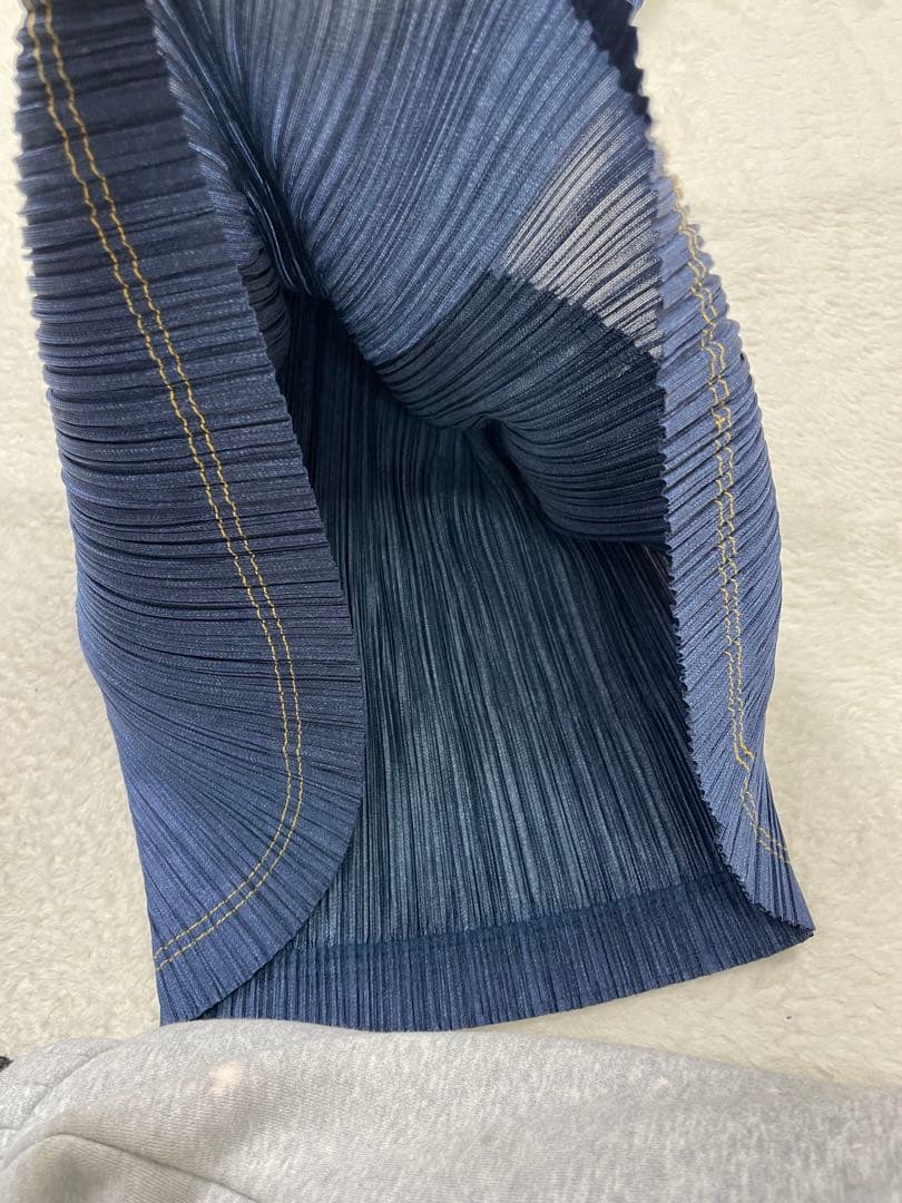 美品　PLEATS PLEASE ノースリーブプリーツワンピース ダークブルー