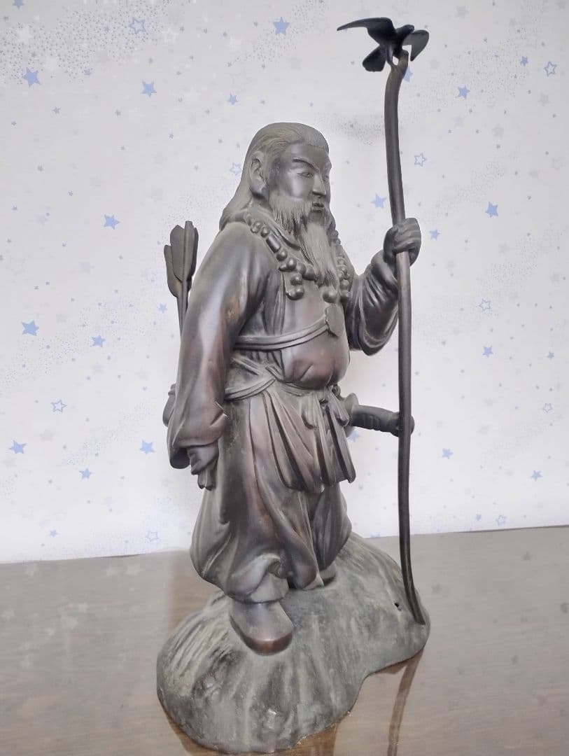 神武天皇像