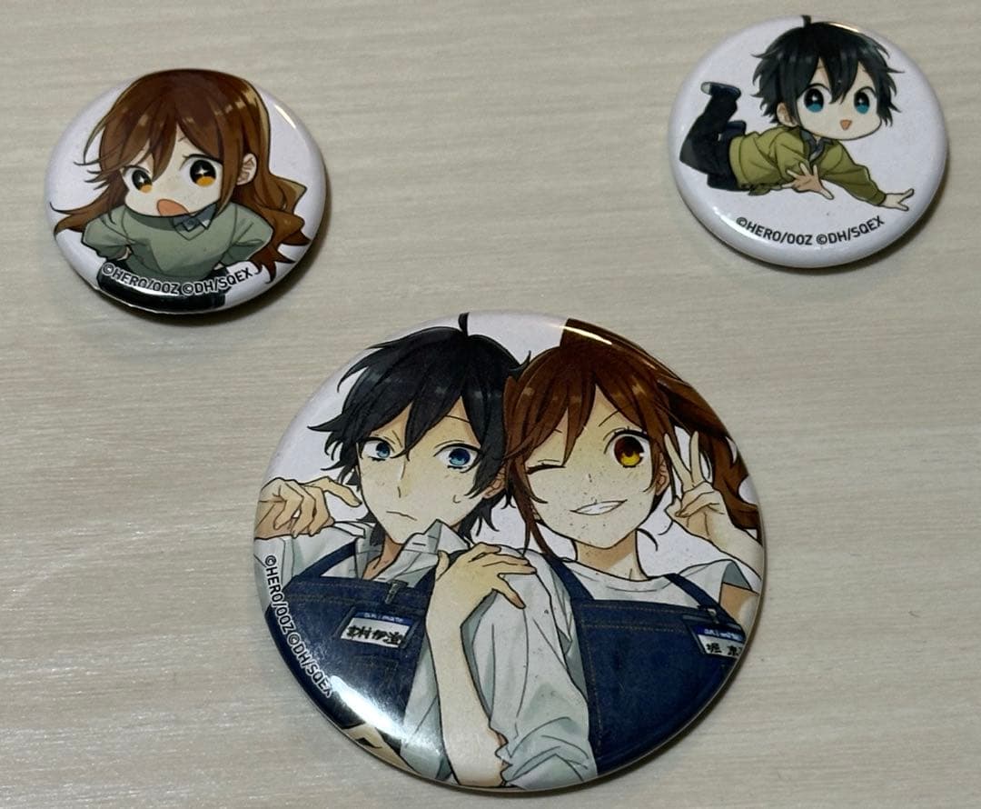 ホリミヤ 17巻 + メモリアルブック 缶バッジ アニメイトカード