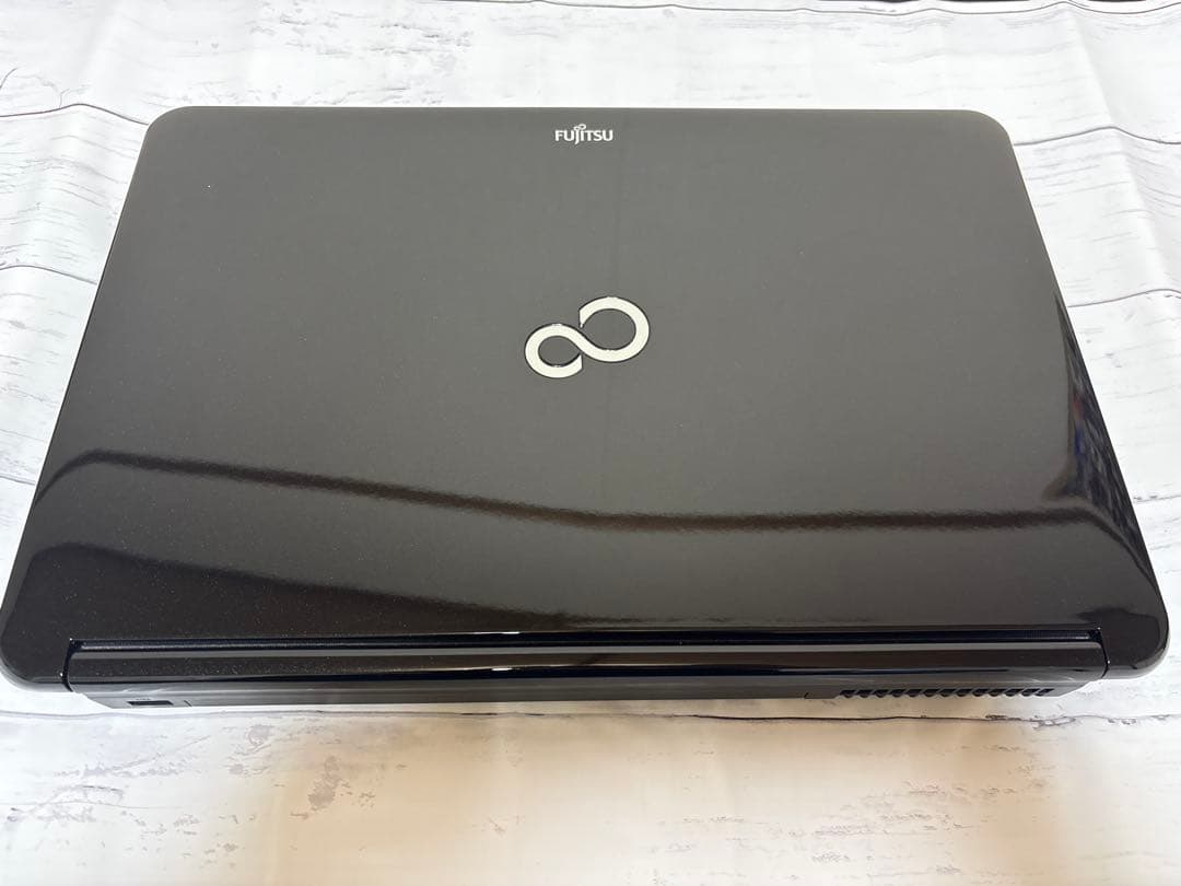 Fujitsu ノートPC ブラック SSD