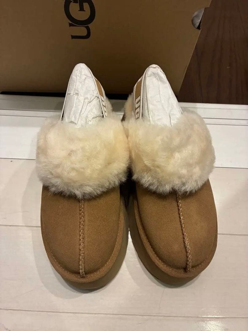 UGG FUNKETTE ファンケット レディースサンダル チェスナット