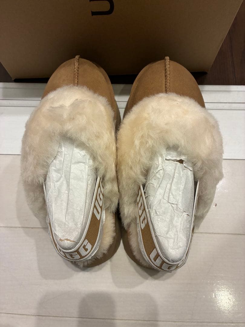 UGG FUNKETTE ファンケット レディースサンダル チェスナット