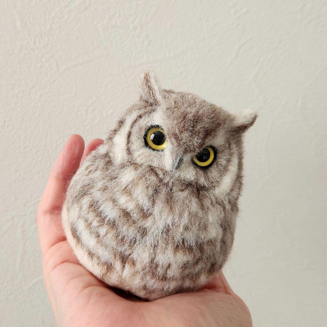 朱鳥さま専用のご購入ページ 小さなフクロウ置物　高さ約9㎝　2羽おまとめ