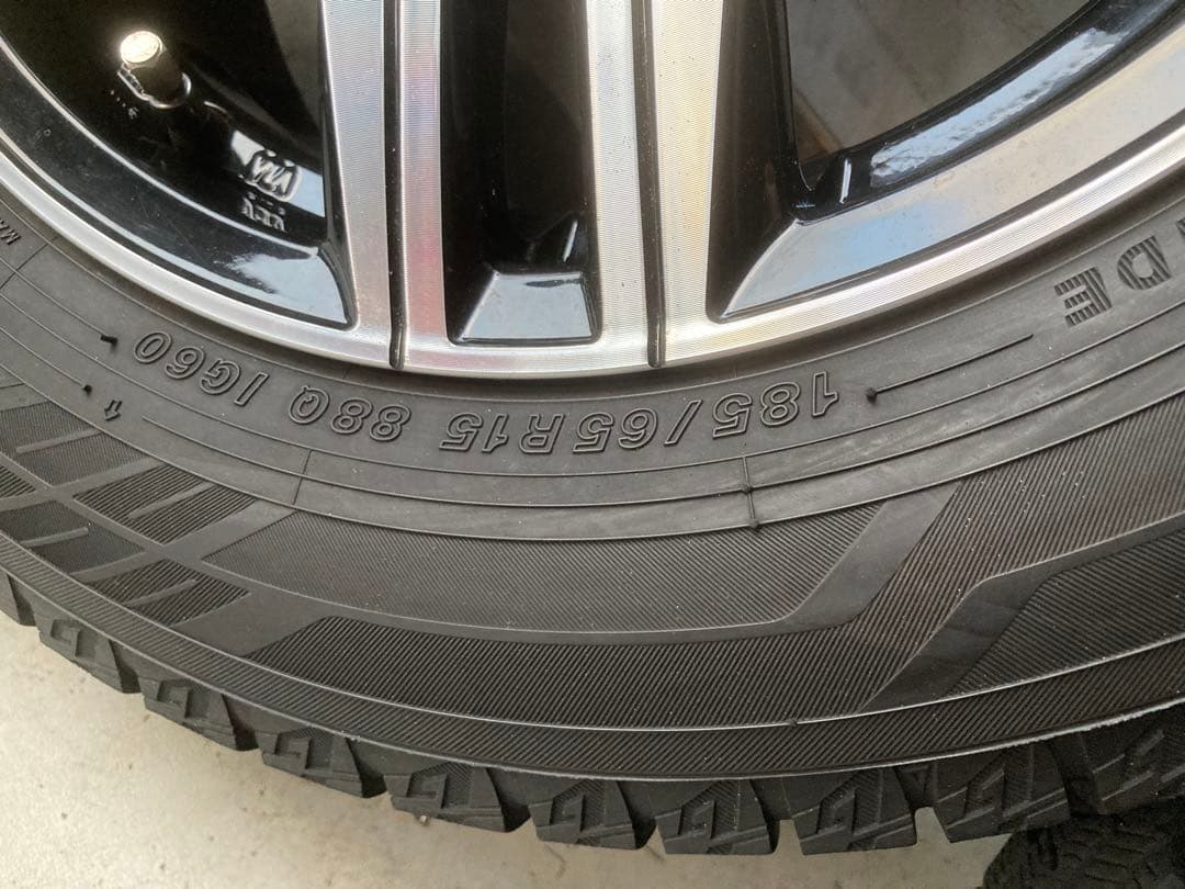 美品バリ山！ヨコハマ　アイスガードIG60 185/65R15 現行フリード