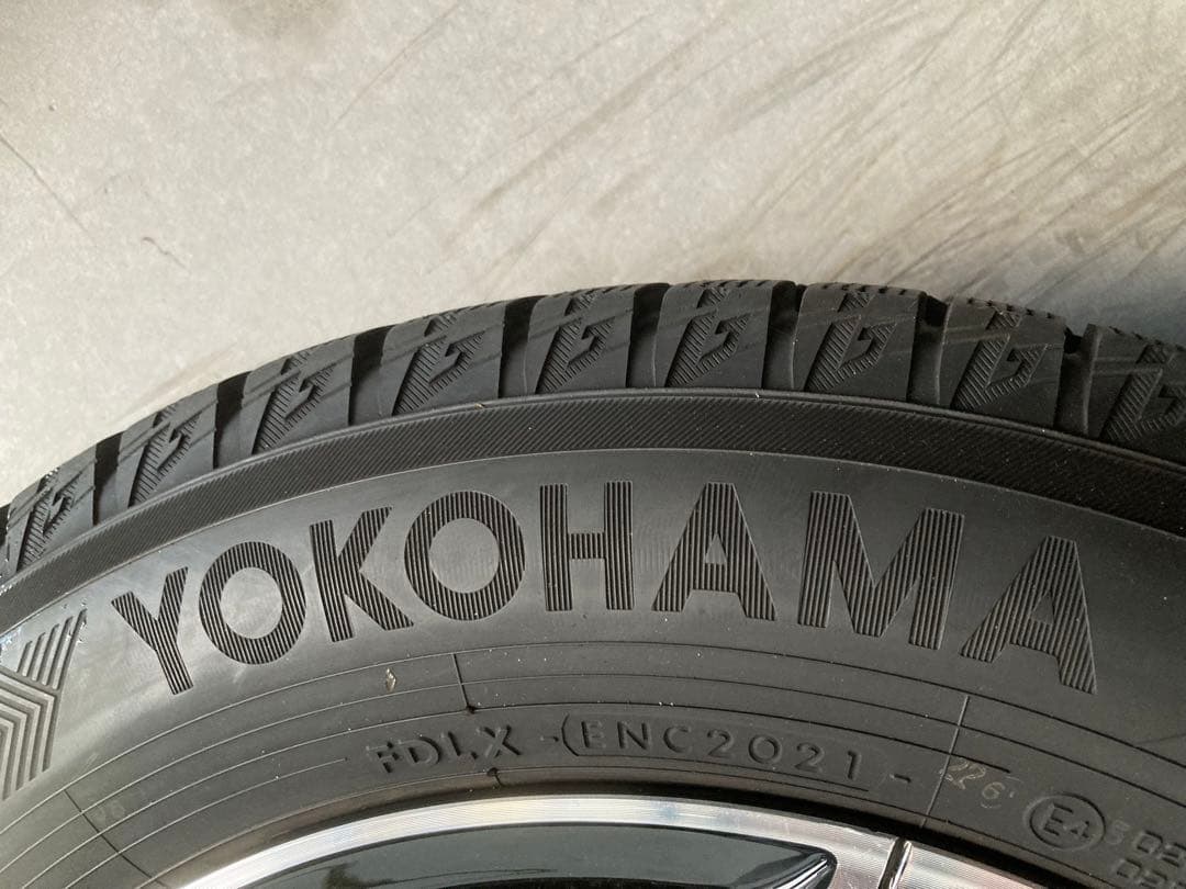 美品バリ山！ヨコハマ　アイスガードIG60 185/65R15 現行フリード