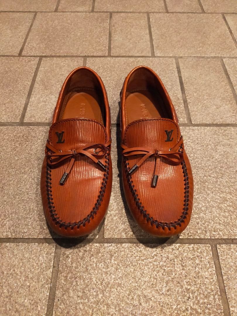 LOUIS VUITTON ブラウンモカシン