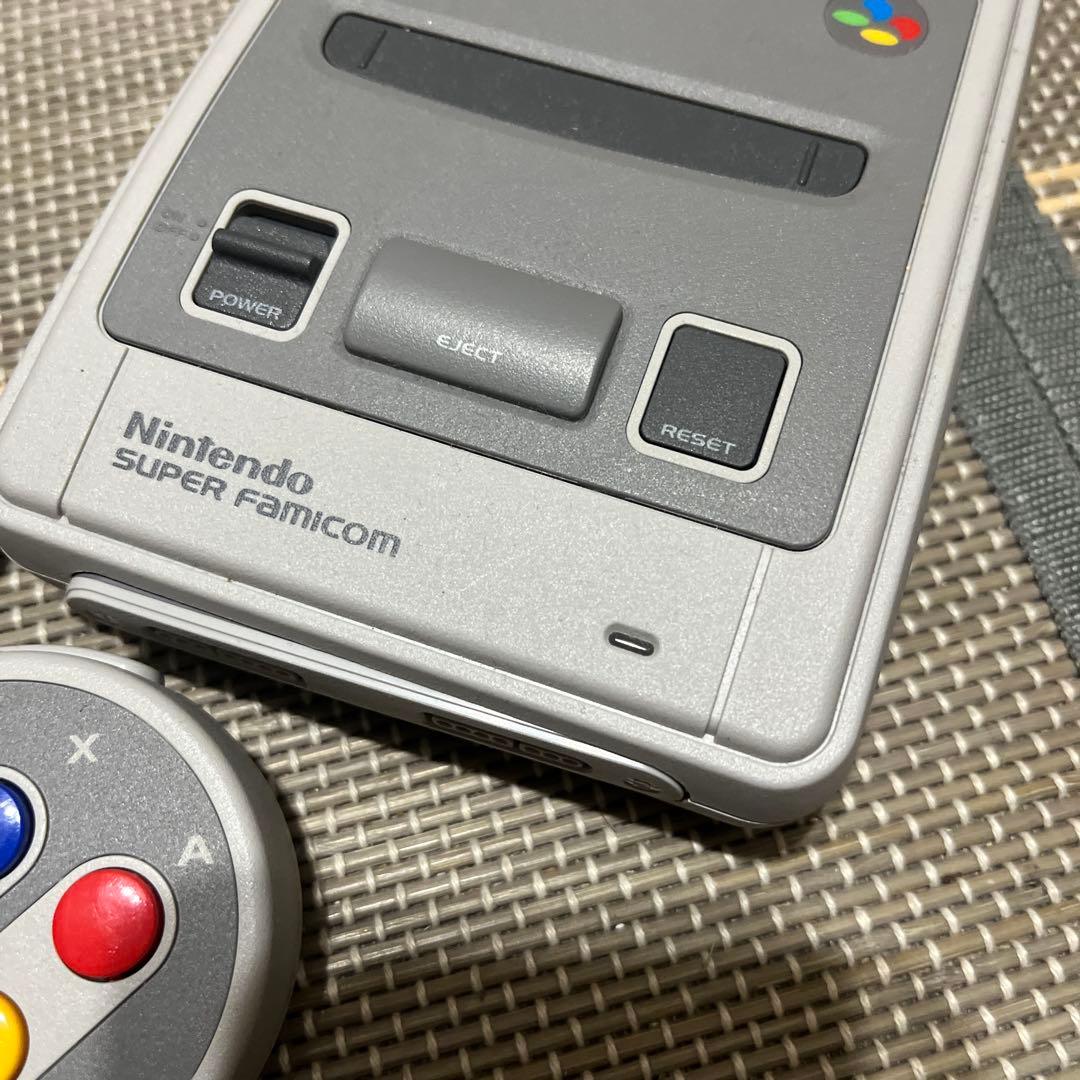 N*り様 Nintendo Super Famicom 本体とコントローラー2個