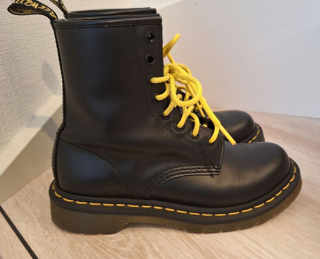 Dr.Martens 8ホールブーツ 靴紐付き 22〜22.5cm UK3