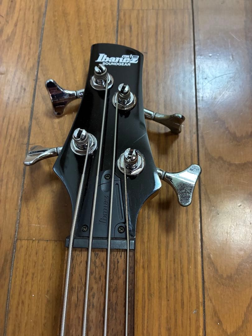 【連休値下げ】レッドエレキベース 4弦 Ibanez SDGR GSR200