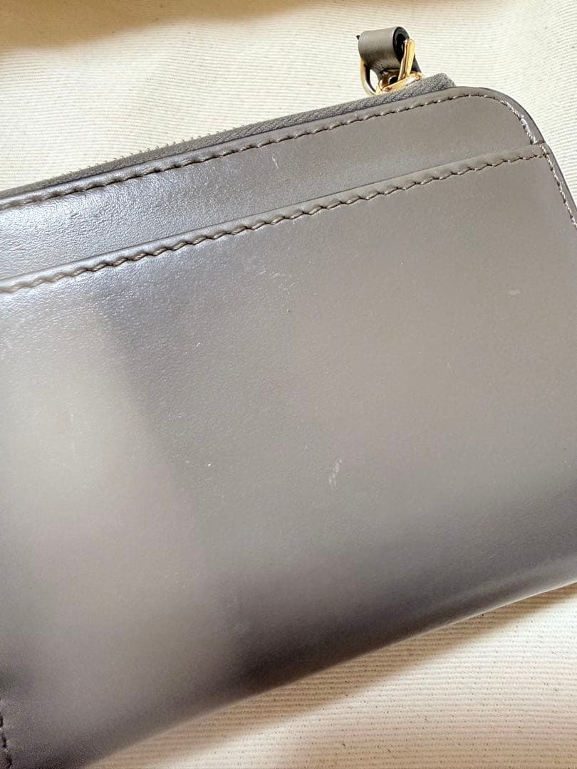 【フェンディ FENDI】FFダイヤモンド 二つ折り財布 ベージュ