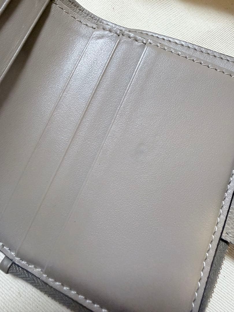 【フェンディ FENDI】FFダイヤモンド 二つ折り財布 ベージュ