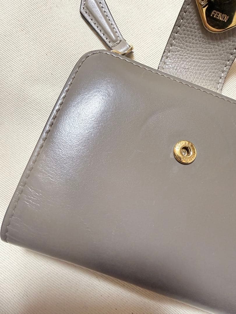 【フェンディ FENDI】FFダイヤモンド 二つ折り財布 ベージュ