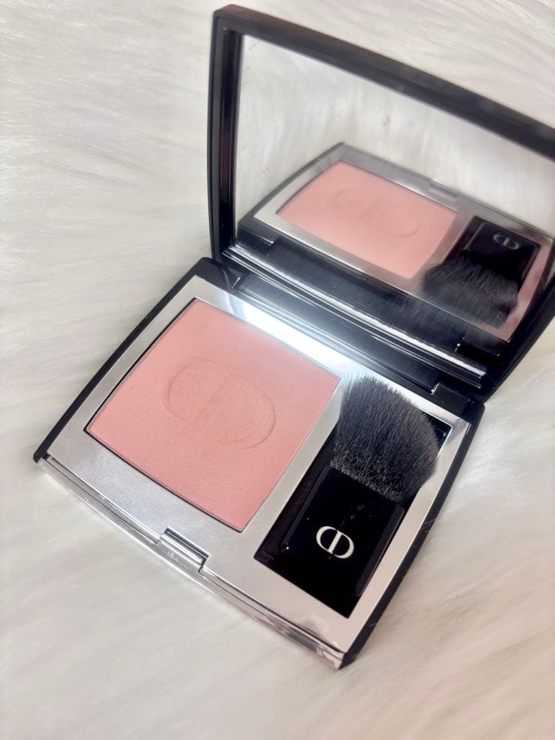 Dior ディオールスキンルージュブラッシュ 732 ピーチコロールサテン 限定