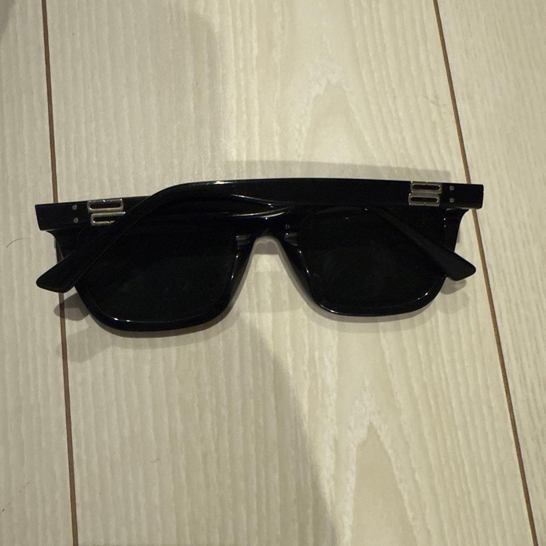 GENTLE MONSTER ブラックサングラス MUSEE-01