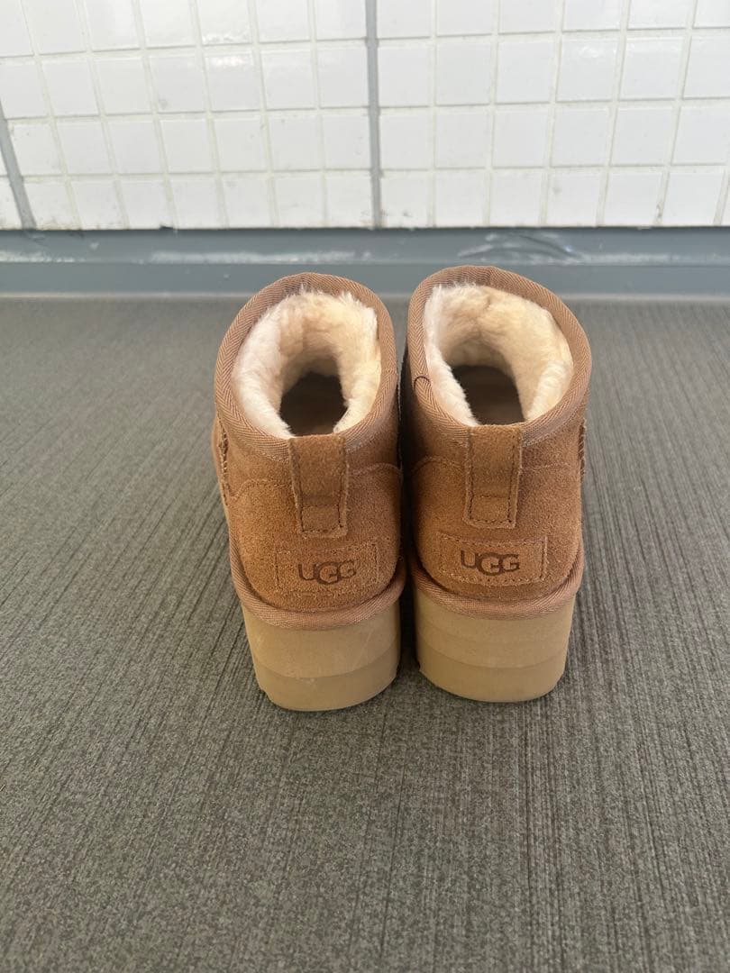 アグ UGG クラッシック 厚底 ムートンブーツ 23cm