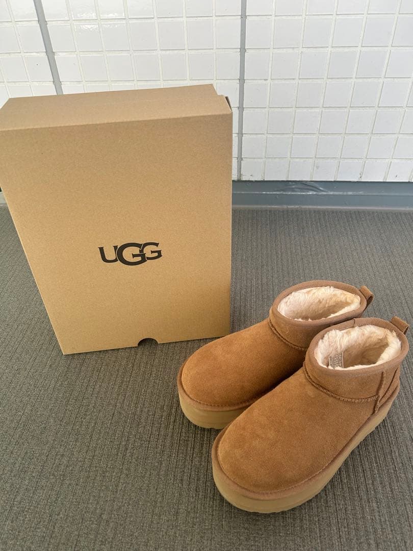 アグ UGG クラッシック 厚底 ムートンブーツ 23cm