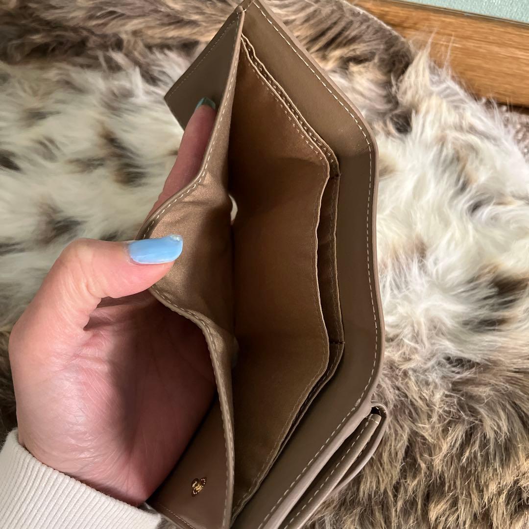 LOVST TOKYO Apple Half-moon Wallet グレージュ