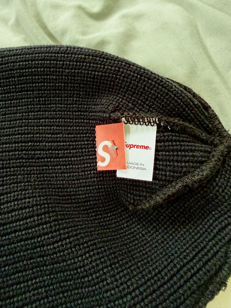 Supreme Old English Beanie 26SSステッカー付き