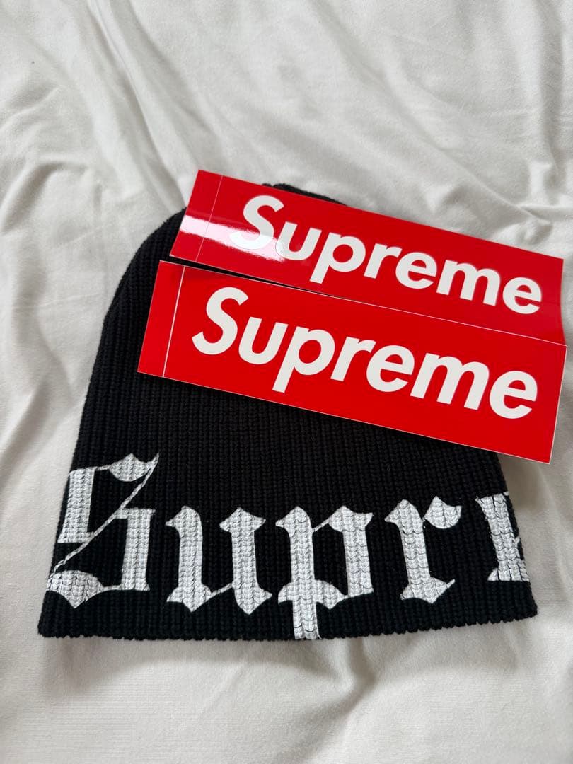 Supreme Old English Beanie 26SSステッカー付き