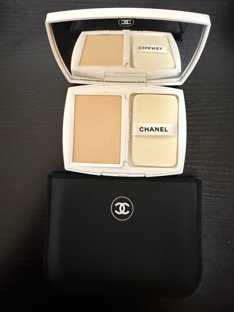 CHANEL ル ブラン プライトニング コンパクト B10