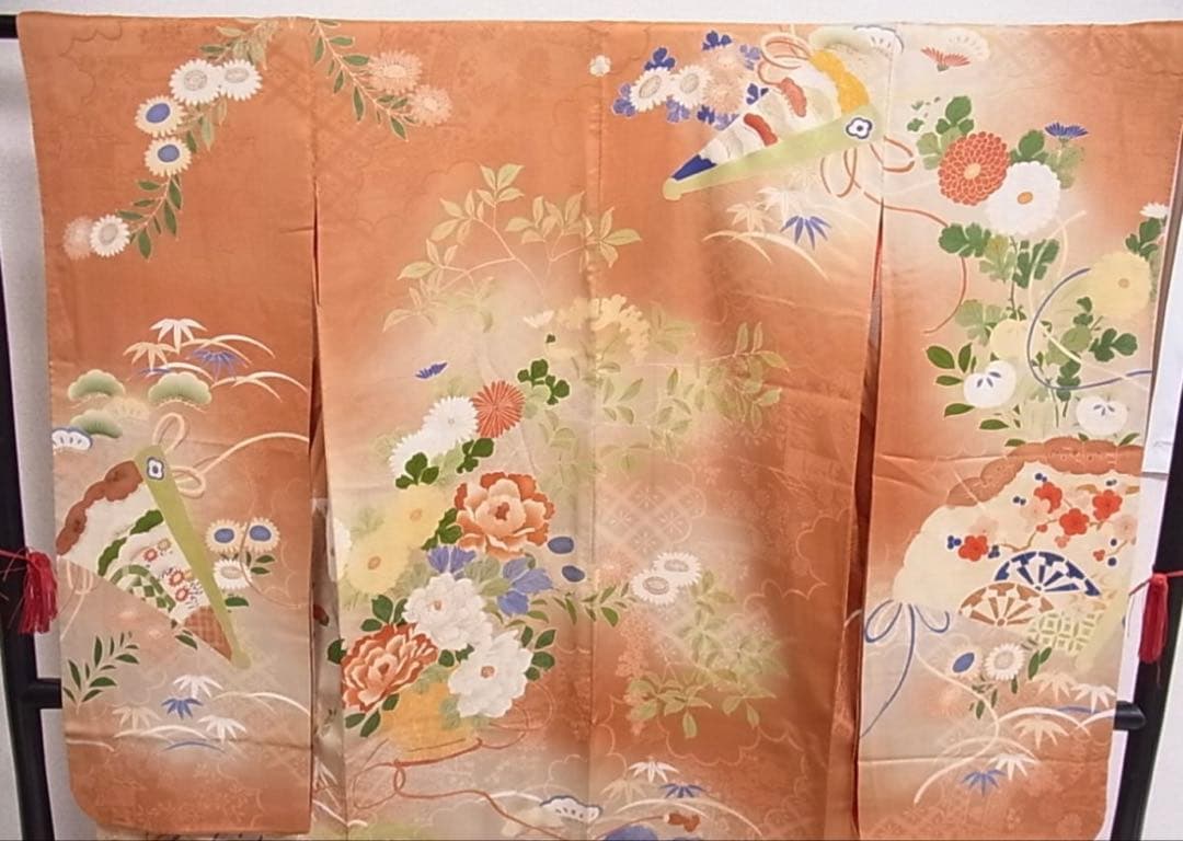 アンティーク着物　二尺袖大正ロマン　小振袖　駒刺繍　檜扇吉祥花文　正絹