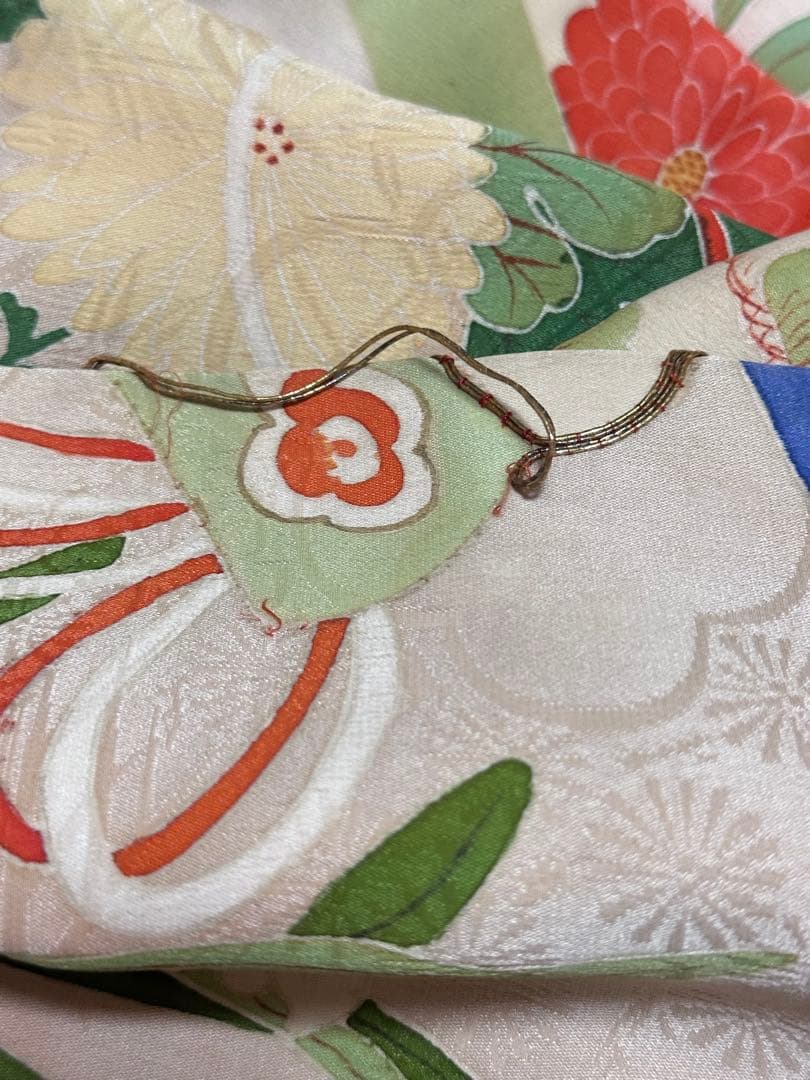 アンティーク着物　二尺袖大正ロマン　小振袖　駒刺繍　檜扇吉祥花文　正絹