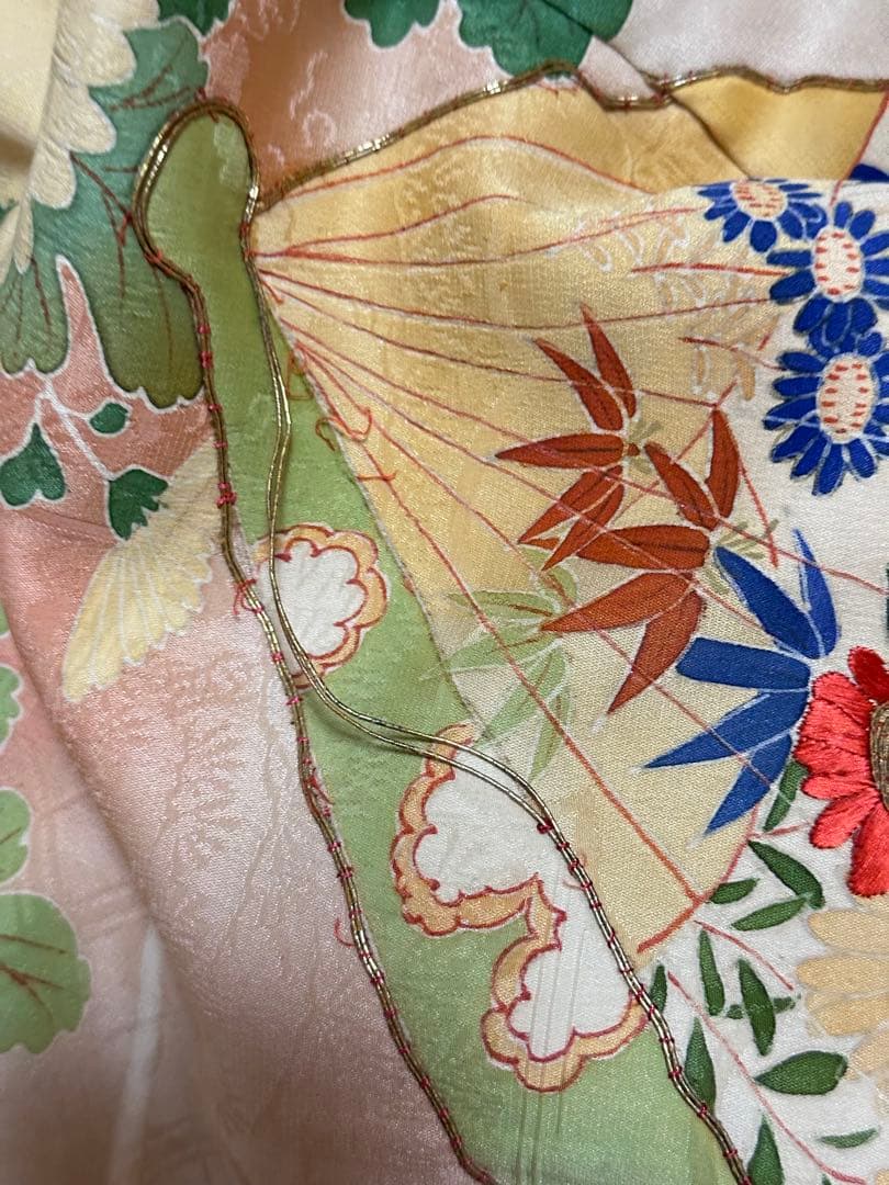 アンティーク着物　二尺袖大正ロマン　小振袖　駒刺繍　檜扇吉祥花文　正絹