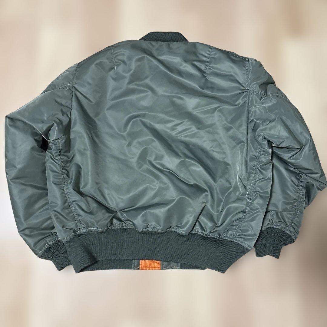 BEAMS リラックスフィット THERMOLITE® MA-1 カーキ