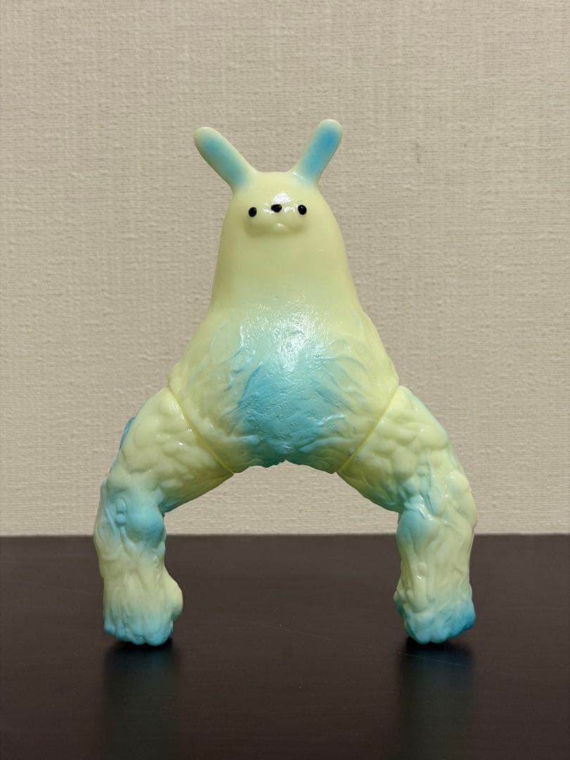 暗黒エンターテイメント腕うさぎ(EVERYDAY青春)蓄光ブルー　当選品