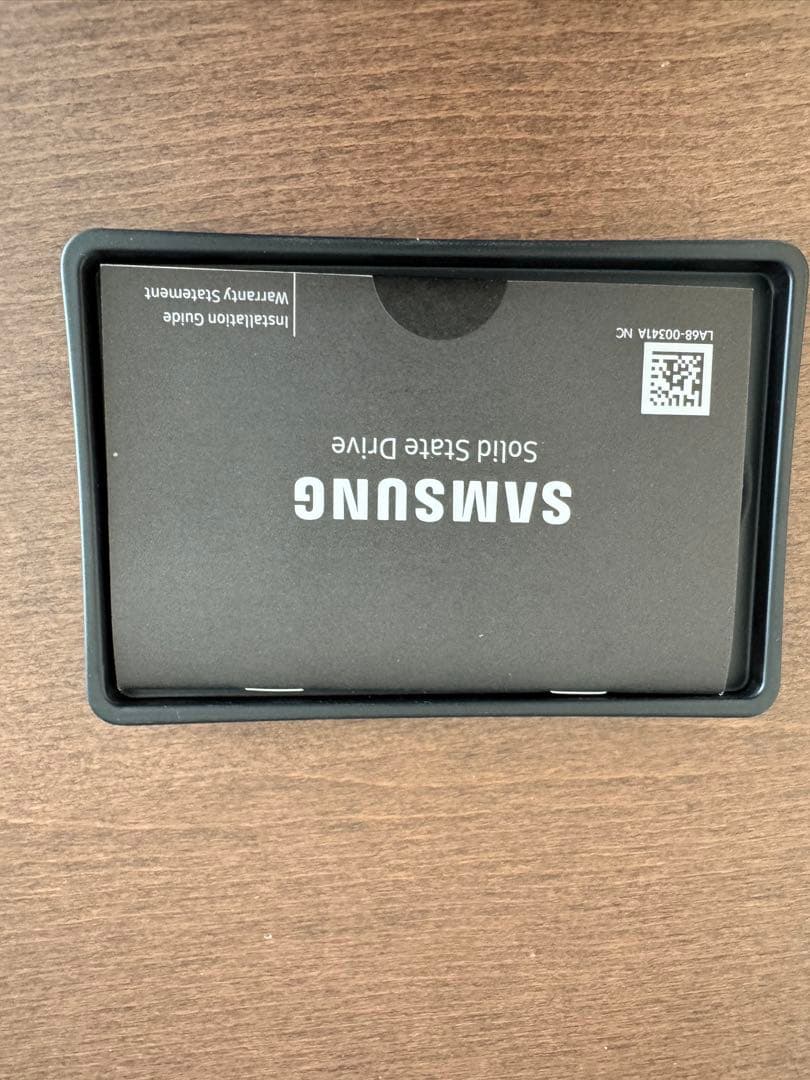 Samsung 860 EVO 4TB 内蔵型SSD