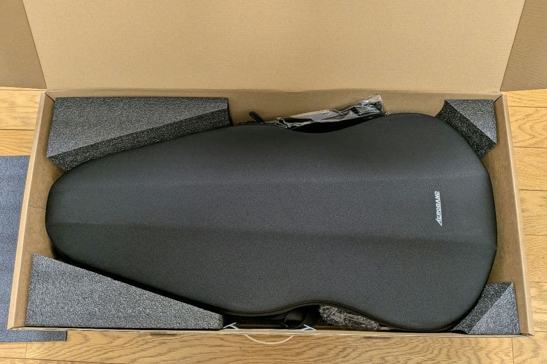 【新品未使用】エアロバンドギター AeroBand専用ケース＋マイク＋アクセサリ