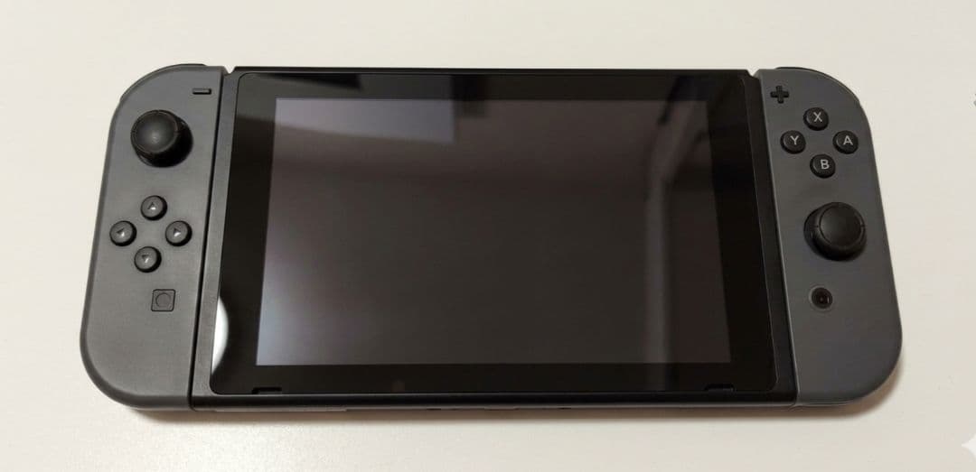 【美品】任天堂Switch 本体 + ケース、液晶フィルム付、周辺機器完備