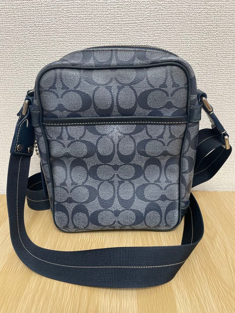 COACH ショルダーバッグ ヘリテージ　シグネチャー ネイビー