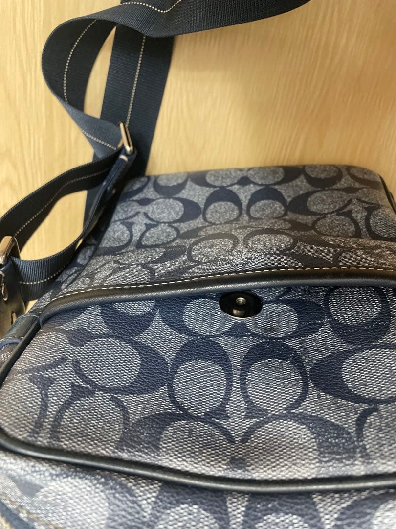 COACH ショルダーバッグ ヘリテージ　シグネチャー ネイビー