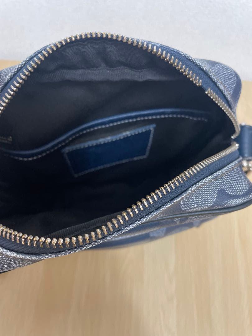 COACH ショルダーバッグ ヘリテージ　シグネチャー ネイビー
