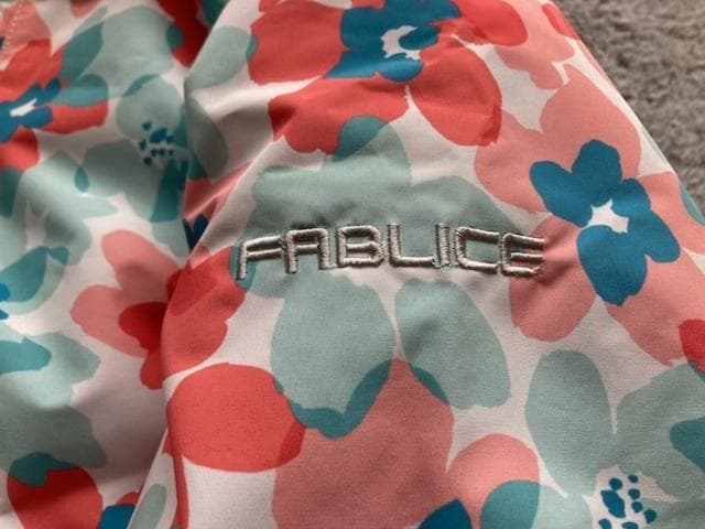 新品タグ付き/スキーウェア/FABLICE/ファブリス/160サイズ/女の子