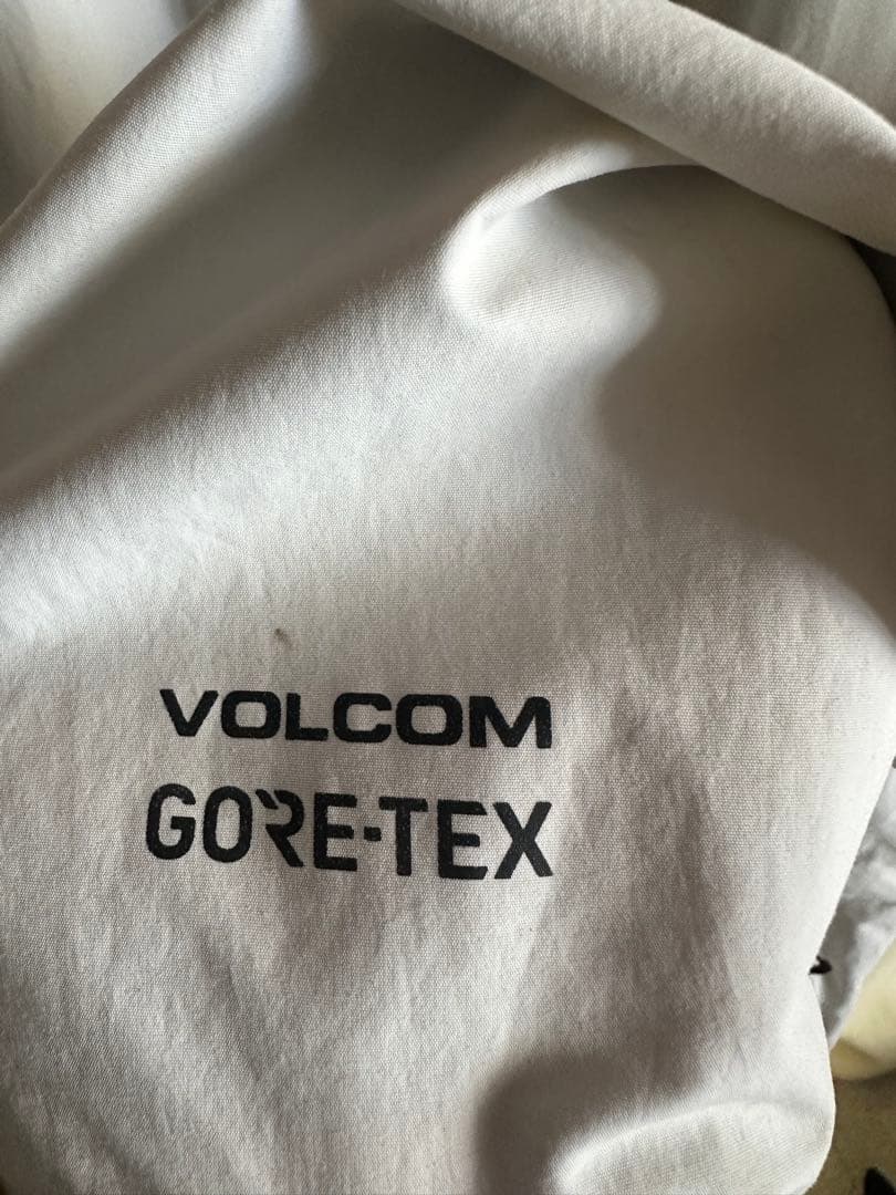 VOLCOM GORE-TEX ホワイトジャケット