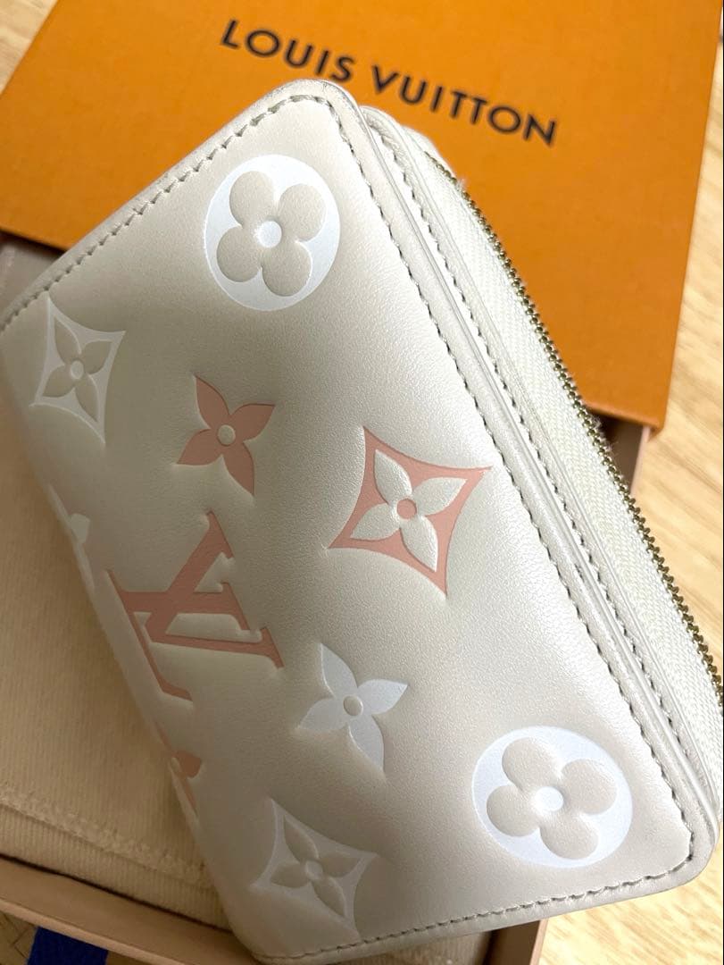 LOUIS VUITTON ルイ ヴィトン ポルトフォイユ ルー