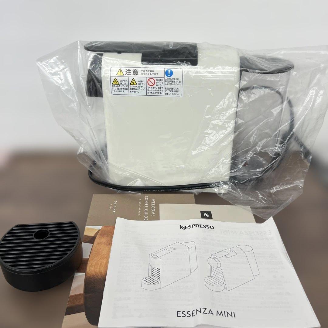 262253ネスプレッソ カプセル式コーヒーメーカー
