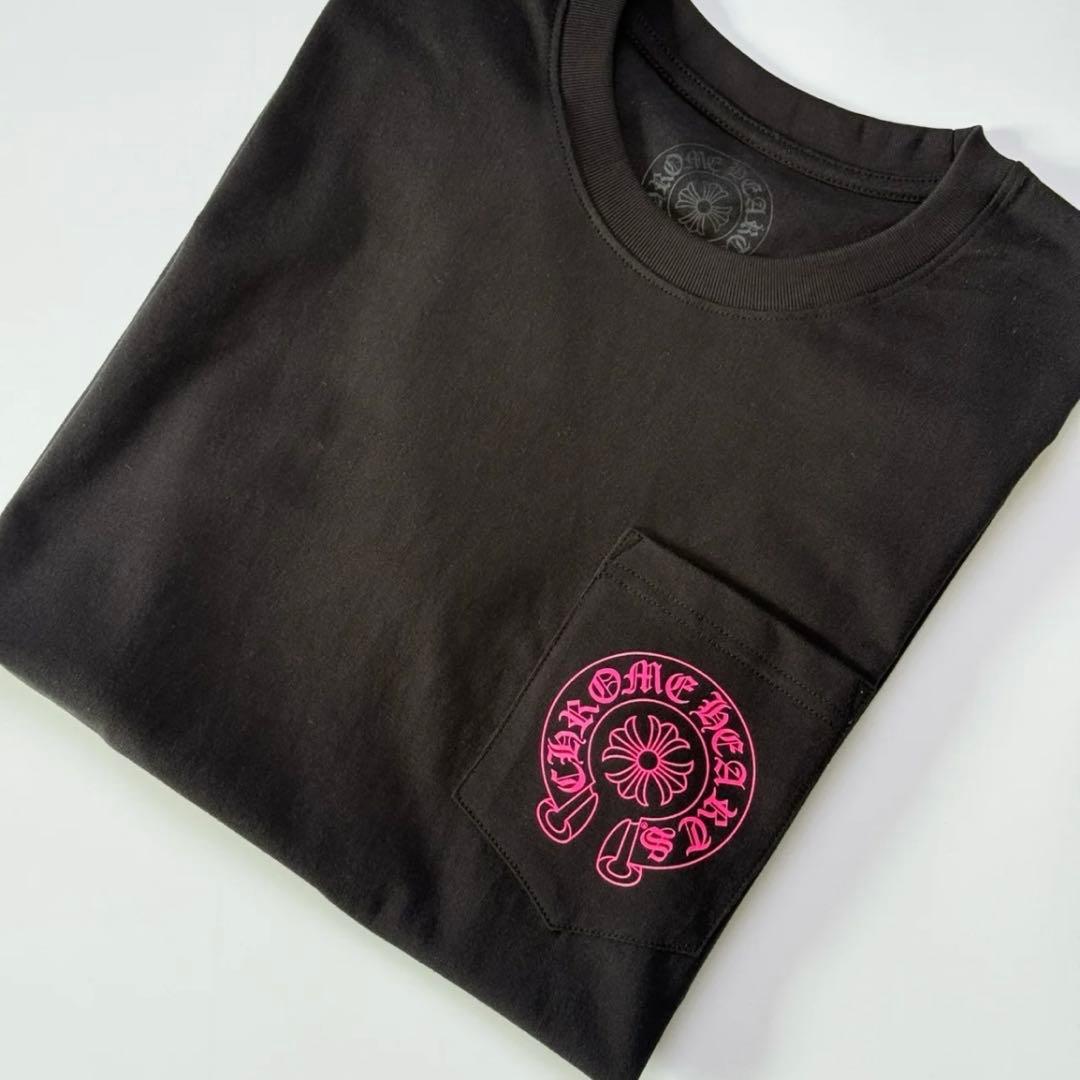 サ*廷様 CHROME HEARTS ホースシューピンクロゴTシャツ